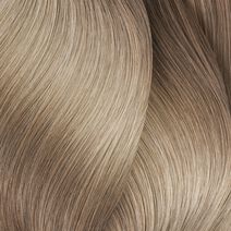 Dia Light 10.23 - Signature Service: French Balayage | L'Oréal Partner Shop