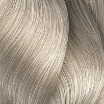 Dia Light 10.18 - Signature Service: French Balayage | L'Oréal Partner Shop